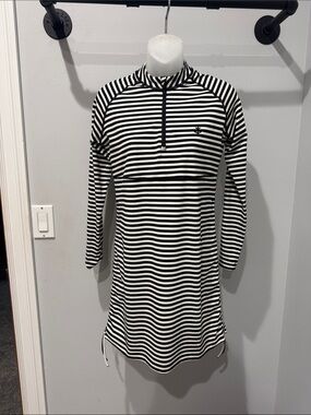 Coolibae spf 50 Striped Black & White Quarter-Zip swim coverup - size xs